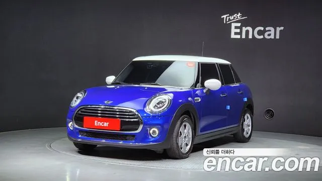 Mini Cooper 2020 — photo 1