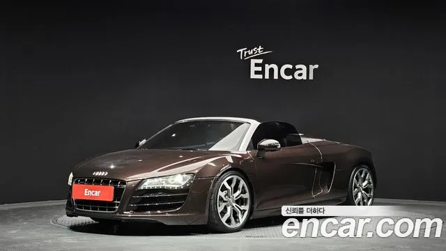 Audi R8 2012 — photo 1