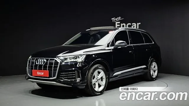 Audi Q7 2021 — photo 1