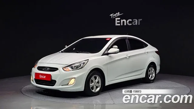 Hyundai Accent 2012 — photo 1