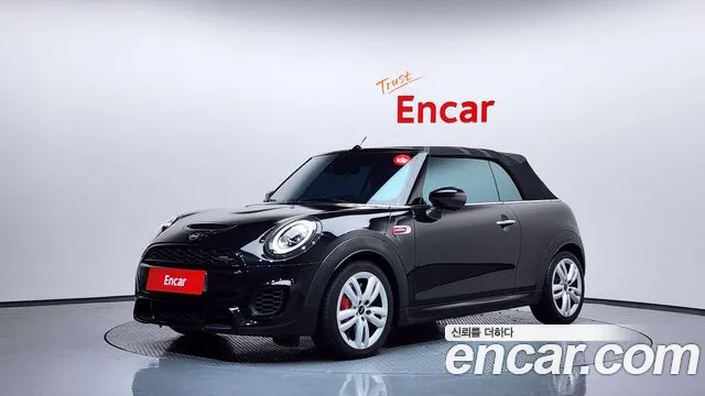 Mini Cooper Convertible 2020 — photo 1