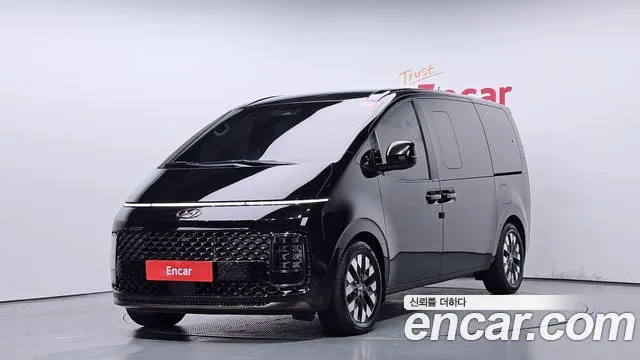 Hyundai Staria 2022 — photo 1