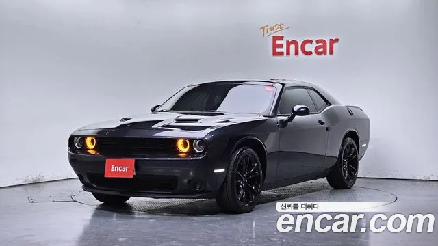 Dodge Challenger 2018 — photo 1