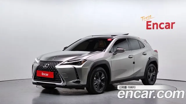 Lexus UX 2026 — photo 1