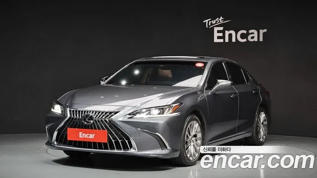 Lexus ES 2023 — photo 1