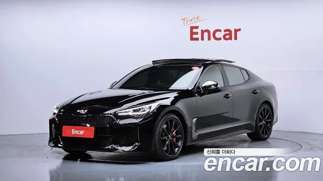 Kia Stinger 2023 — photo 1