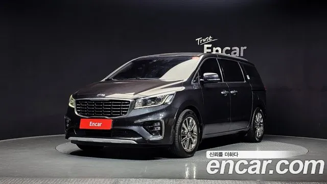 Kia Canival 2020 — photo 1