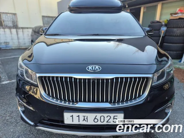 Kia Canival 2016 — photo 1