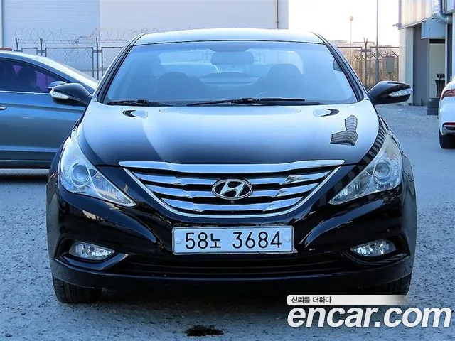 Hyundai Sonata 2010 — photo 1