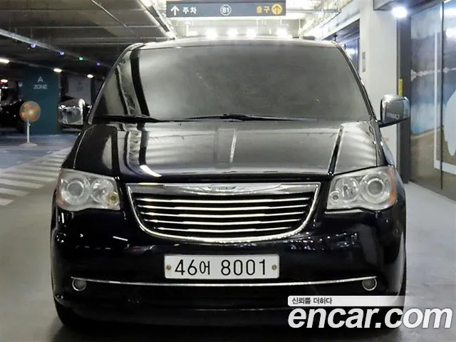 Chrysler Grand Voyager 2011 — photo 1