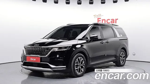 Kia Canival 2023 — photo 1