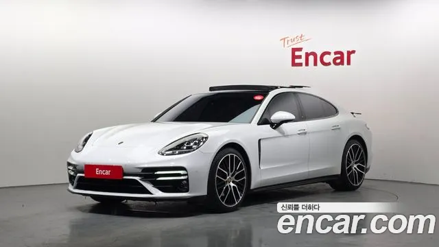 Porsche Panamera 2023 — photo 1