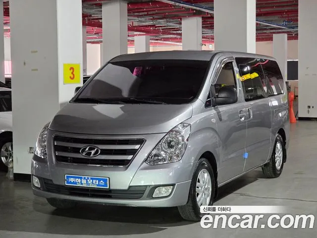 Hyundai Starex 2017 — photo 1
