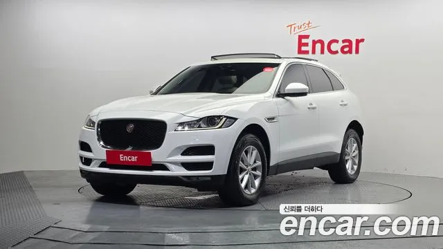 Jaguar F-PACE 2018 — photo 1