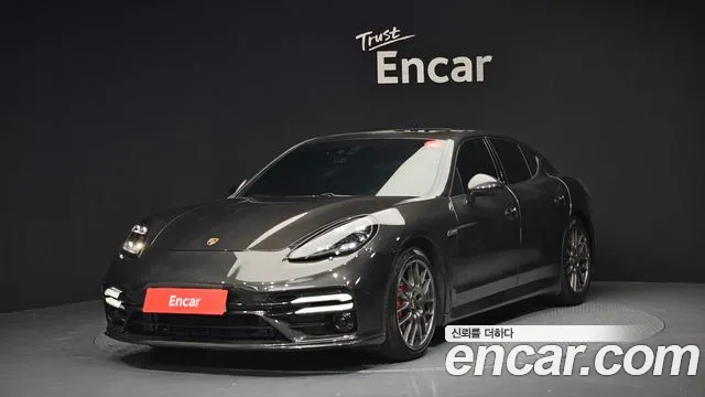 Porsche Panamera 2012 — photo 1