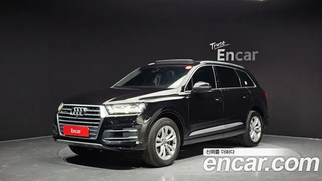 Audi Q7 2019 — photo 1