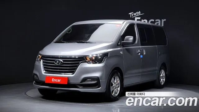Hyundai Starex 2019 — photo 1