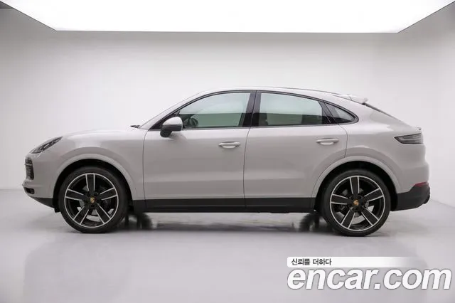 Porsche Cayenne 2021 — photo 1