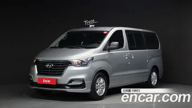 Hyundai Starex 2018 — photo 1