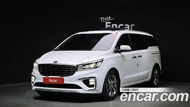 Kia Canival 2019 — photo 1