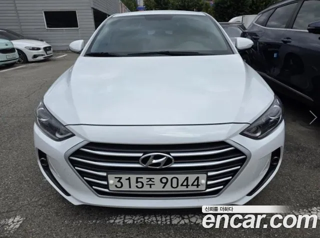 Hyundai AVANTE 2018 — photo 1