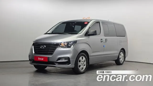Hyundai Starex 2018 — photo 1