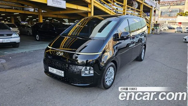 Hyundai Staria 2022 — photo 1