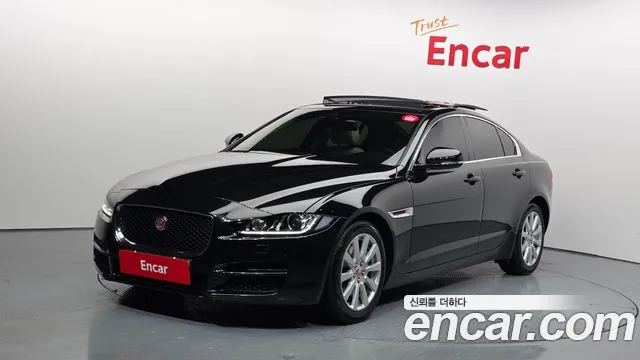 Jaguar XE 2016 — photo 1