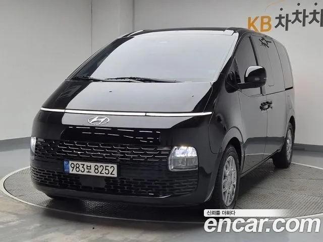 Hyundai Staria 2022 — photo 1
