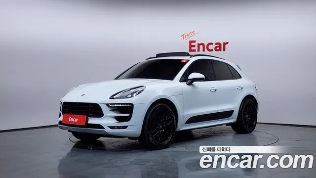 Porsche Macan 2018 — photo 1