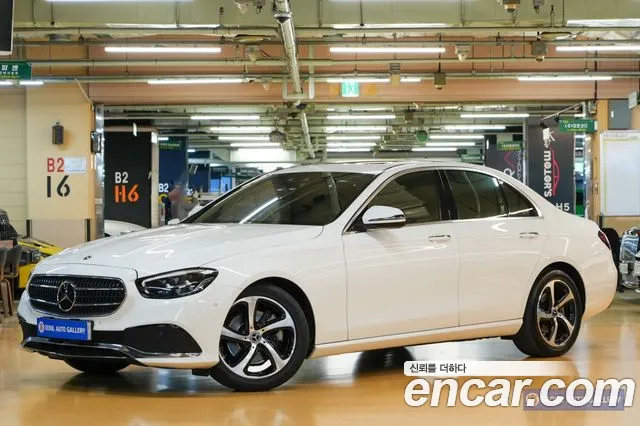 Mercedes-Benz E-Class 2021 — photo 1