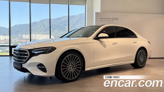 Mercedes-Benz E-Class 2025 — photo 1