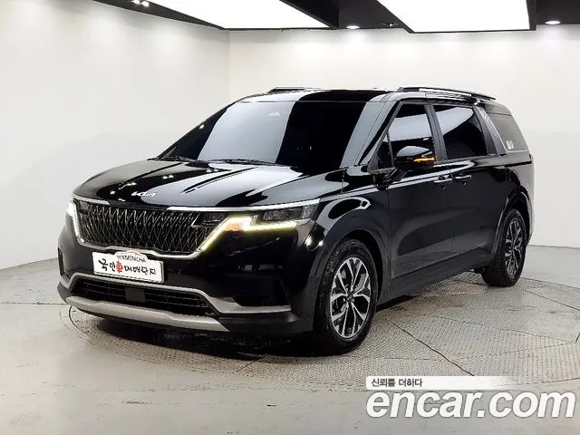 Kia Canival 2022 — photo 1