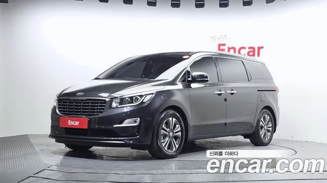 Kia Canival 2019 — photo 1