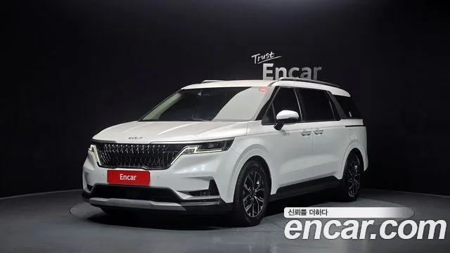 Kia Canival 2023 — photo 1