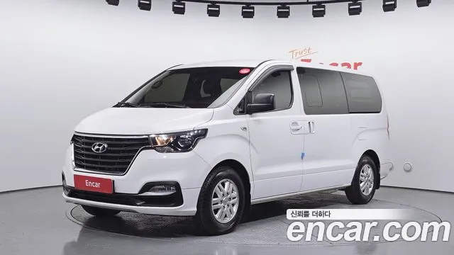Hyundai Starex 2021 — photo 1
