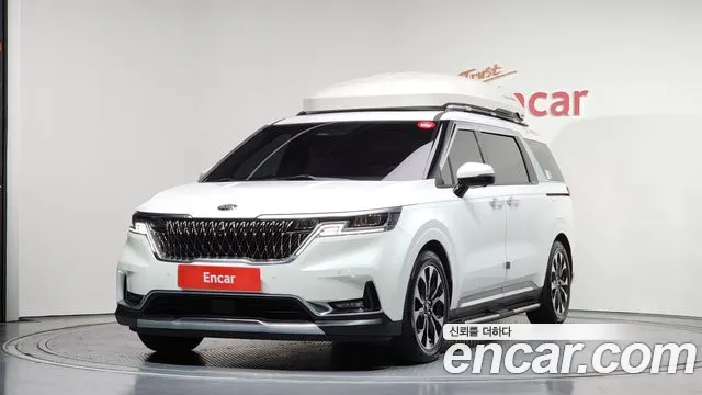 Kia Canival 2021 — photo 1
