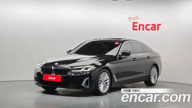 BMW 5-Series 2022 — photo 1