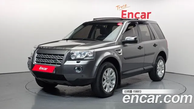 Land Rover Freelander 2010 — photo 1