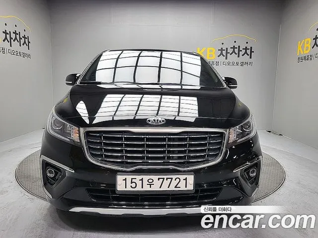 Kia Canival 2019 — photo 1