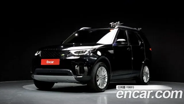 Land Rover Discovery 2018 — photo 1