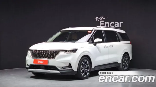 Kia Canival 2023 — photo 1