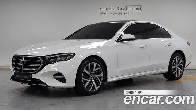 Mercedes-Benz E-Class 2024 — photo 1