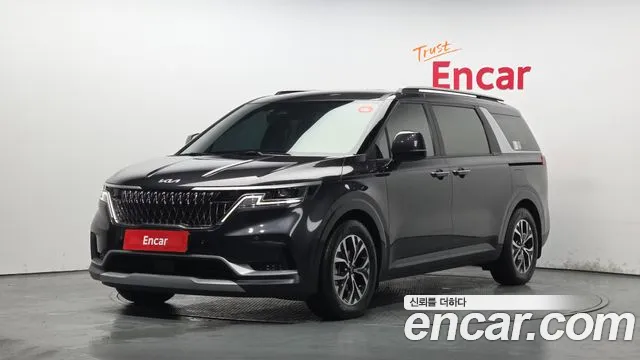 Kia Canival 2023 — photo 1