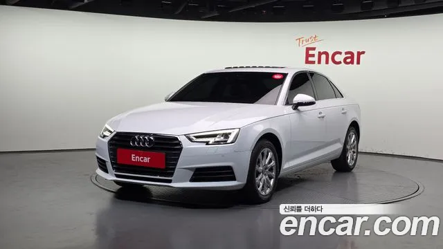 Audi A4 2018 — photo 1