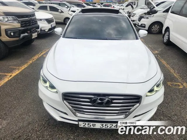 Hyundai Grandeur 2018 — photo 1