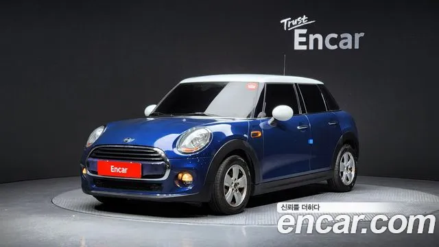 Mini Cooper 2017 — photo 1