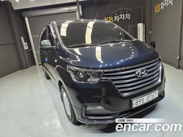 Hyundai Starex 2019 — photo 1