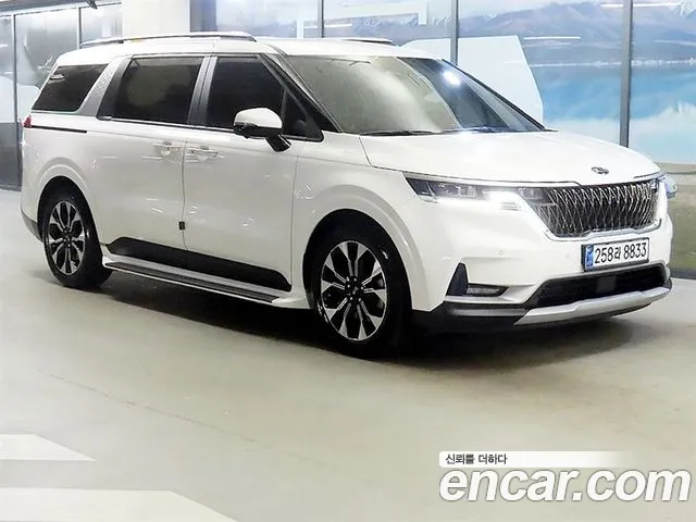 Kia Canival 2021 — photo 1