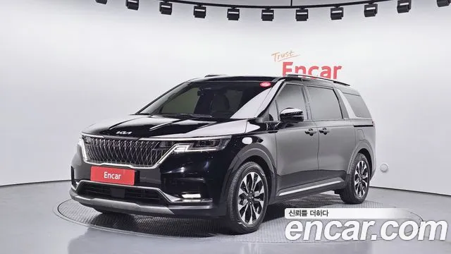 Kia Canival 2023 — photo 1